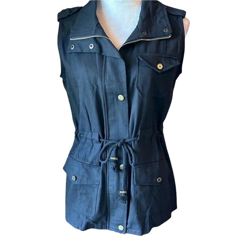 NWT Stylish Black Sleeveless Vest